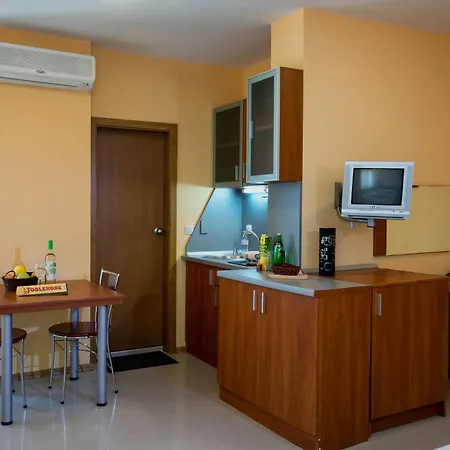 Excelsior Aparthotel 3*